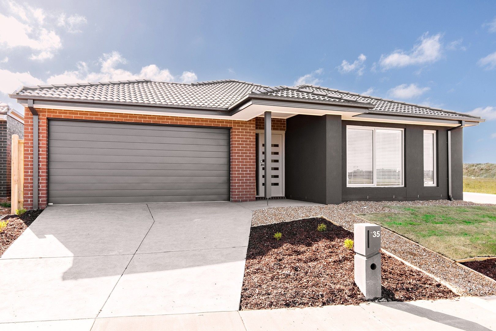 4 bedrooms House in 35 Patriot Crescent SMYTHES CREEK VIC, 3351