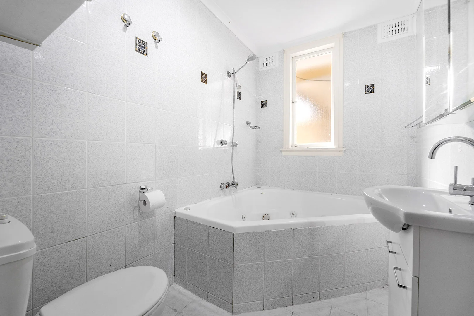 Additional image 6 of 15 Leichhardt Avenue, Fairfield West NSW 2165