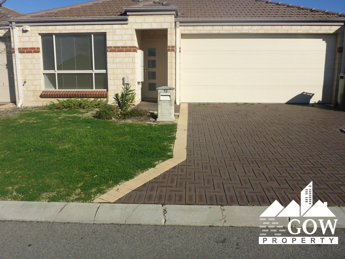 3 bedrooms House in 12 Dulegal Way AVELEY WA, 6069