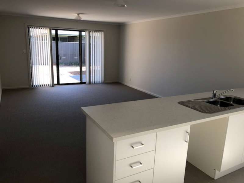 4 Holland Way, Evanston SA 5116 House For Rent 530 Domain