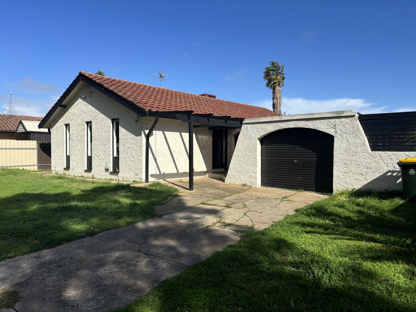 3 bedrooms House in 6 Bernadette Street PARALOWIE SA, 5108