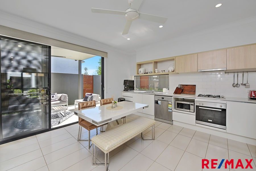 2 HUNTINGDALE GLADE, Blacktown NSW 2148, Image 2