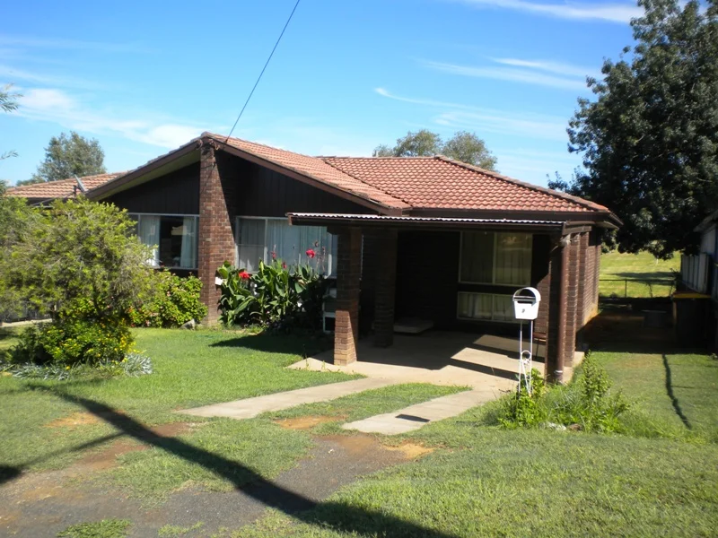 2/4 Yarmouth Parade, Tamworth NSW 2340