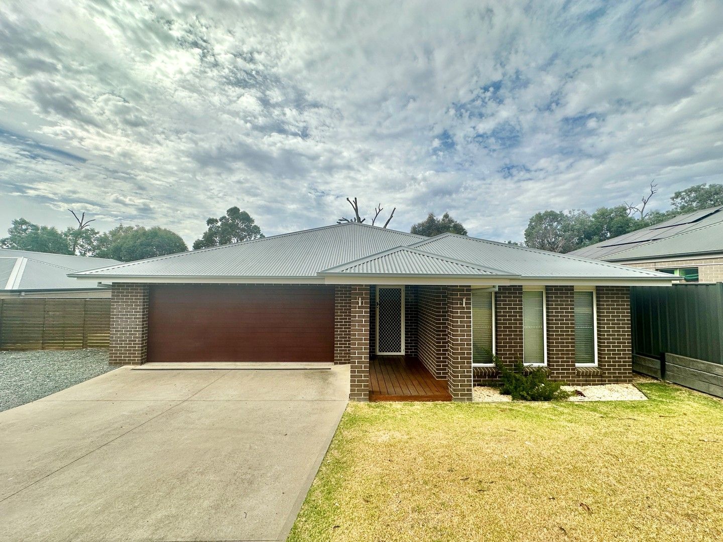 5 bedrooms House in 11 Redbox Drive THURGOONA NSW, 2640