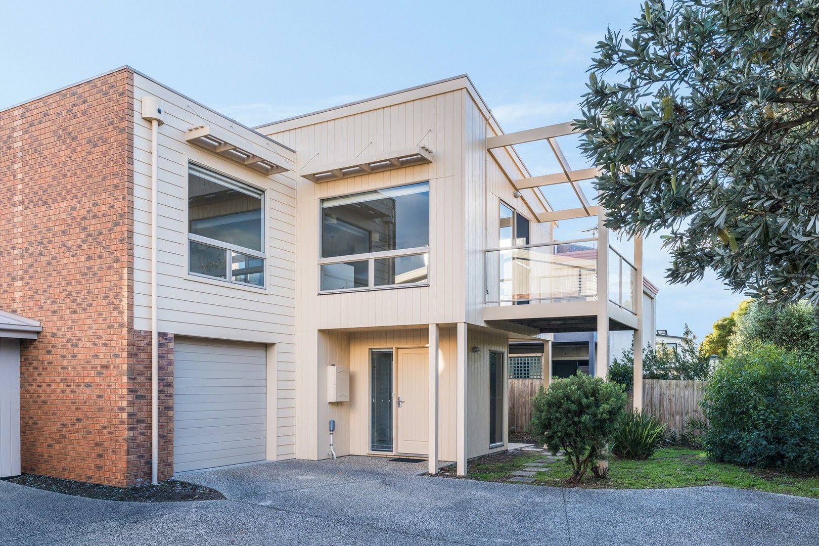 2 bedrooms Townhouse in 223A The Esplanade TORQUAY VIC, 3228