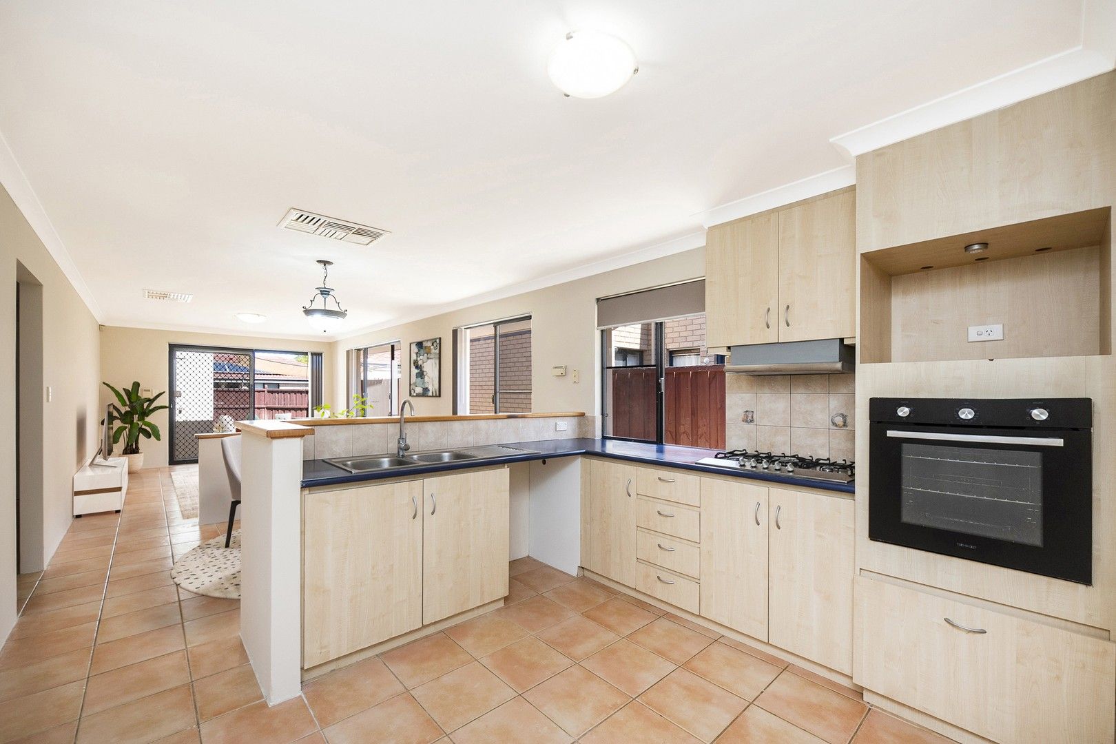 3 bedrooms House in 15 Trieste Avenue ELLENBROOK WA, 6069