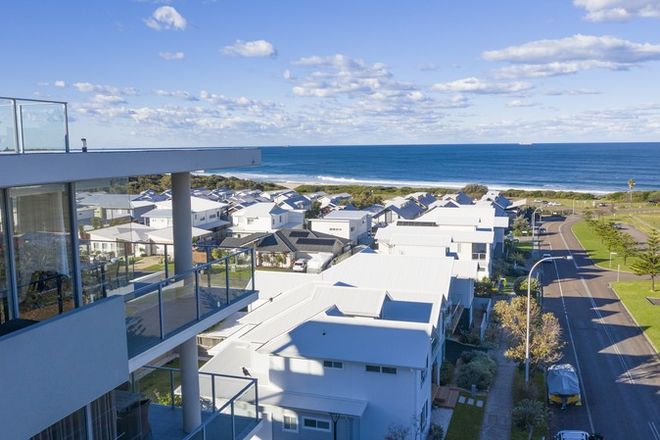 Picture of 401/1 Mawson Close, CAVES BEACH NSW 2281