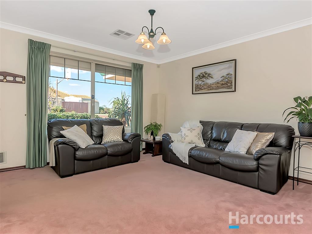 61 Ailsacraig Ramble, Kinross WA 6028, Image 2