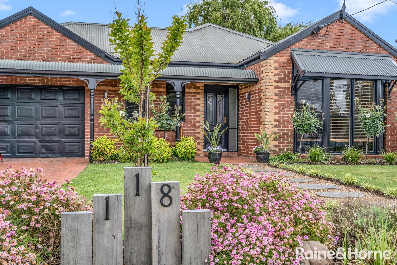 118 Main Road, Riddells Creek VIC 3431, Image 2