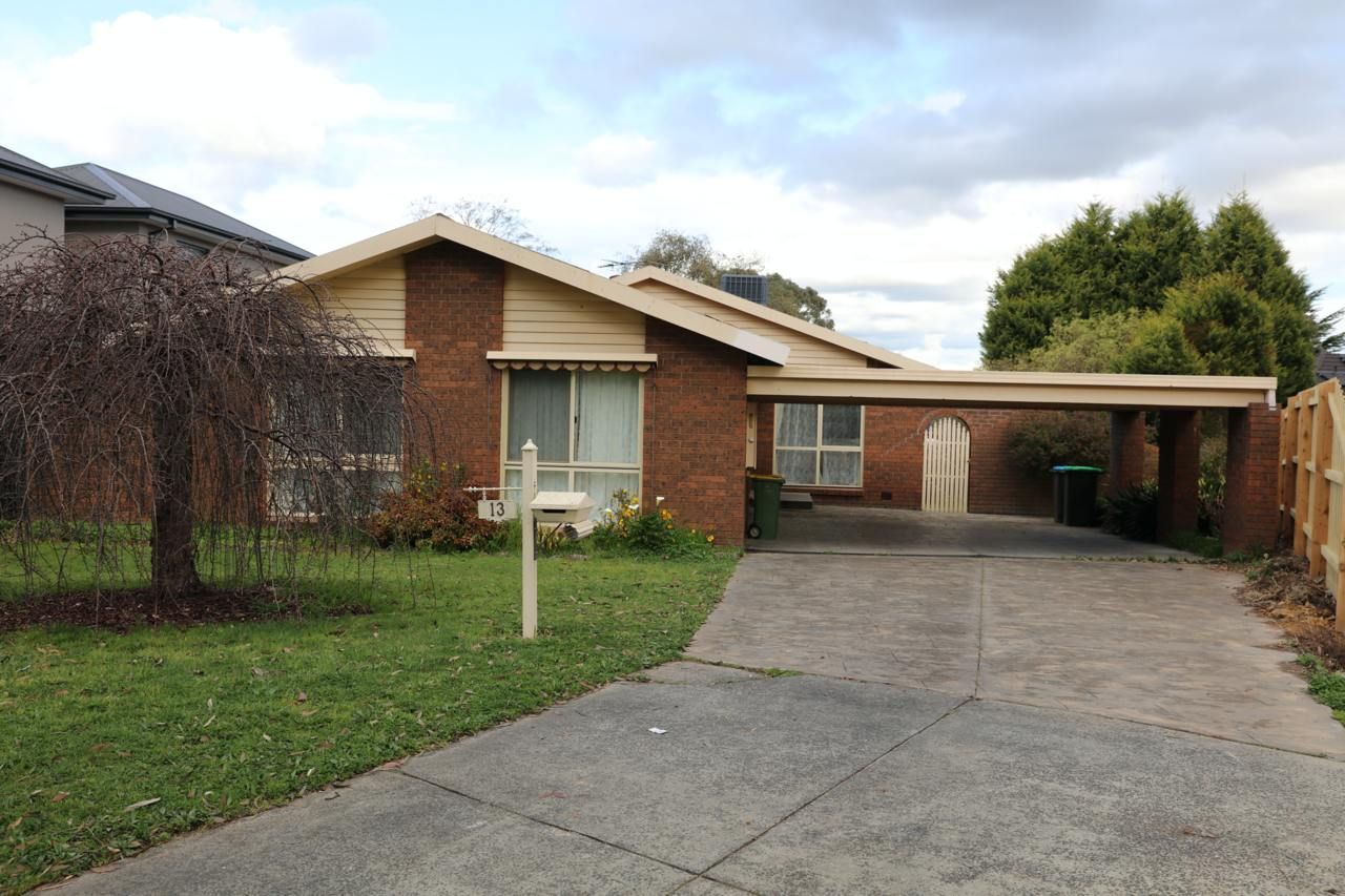 4 bedrooms House in 13 Eton Square WANTIRNA VIC, 3152