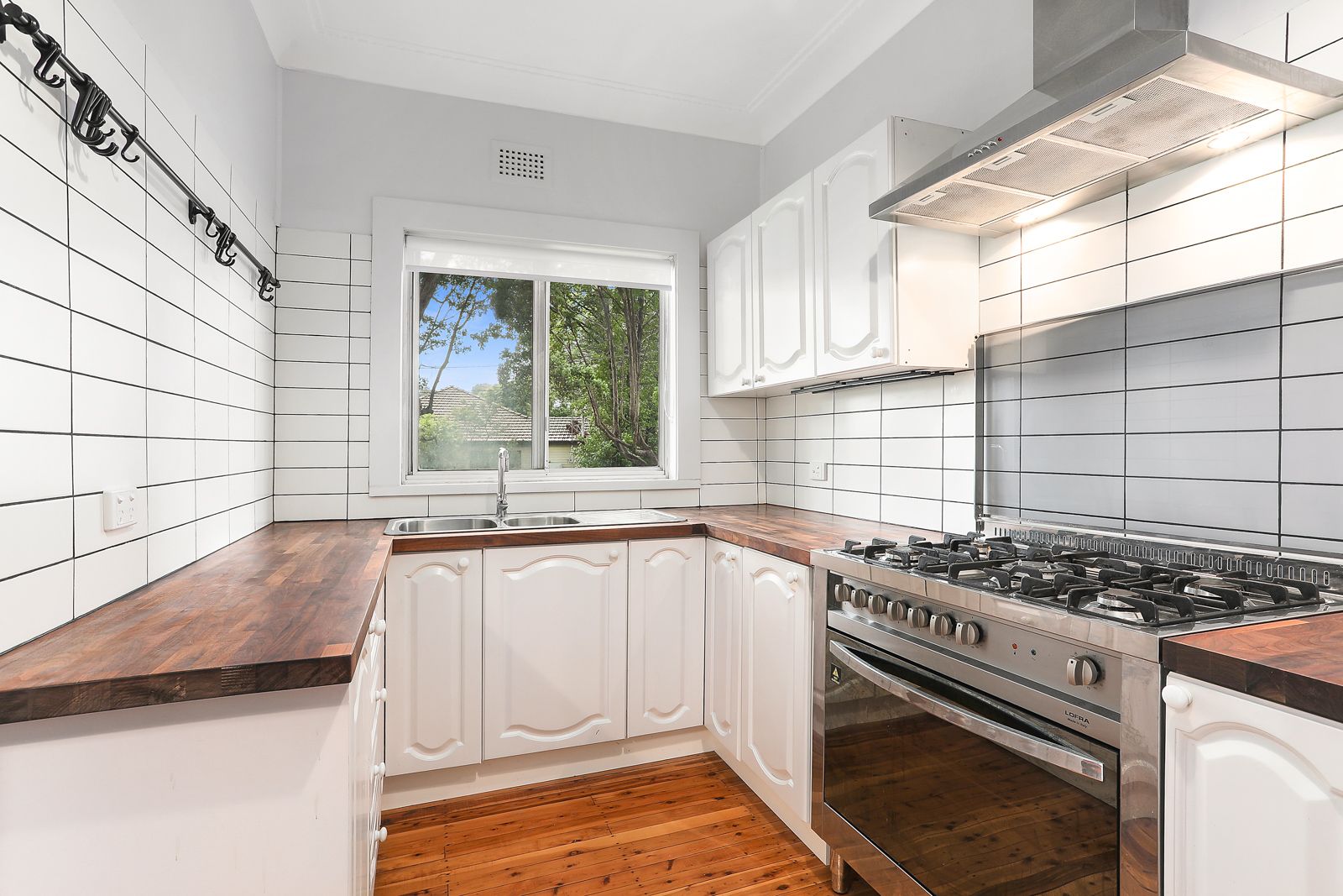 3 bedrooms House in 12 Gungah Bay Road OATLEY NSW, 2223