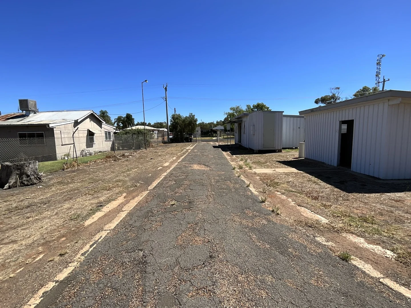 Additional image 8 of 48 - 50 Molesworth Street, Hillston NSW 2675