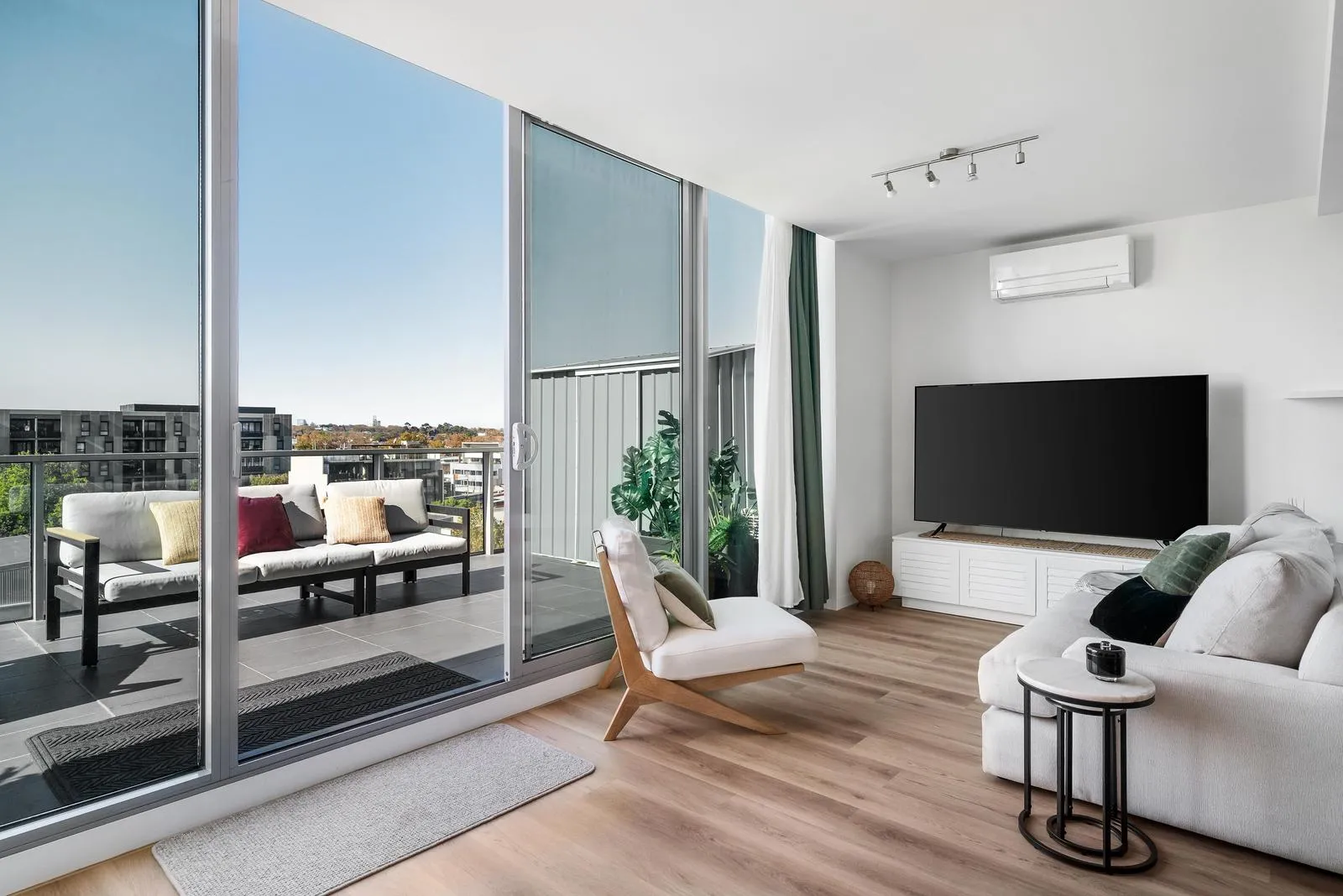 The Chance To Live In A Landmark 'TRILOGI' - View 2