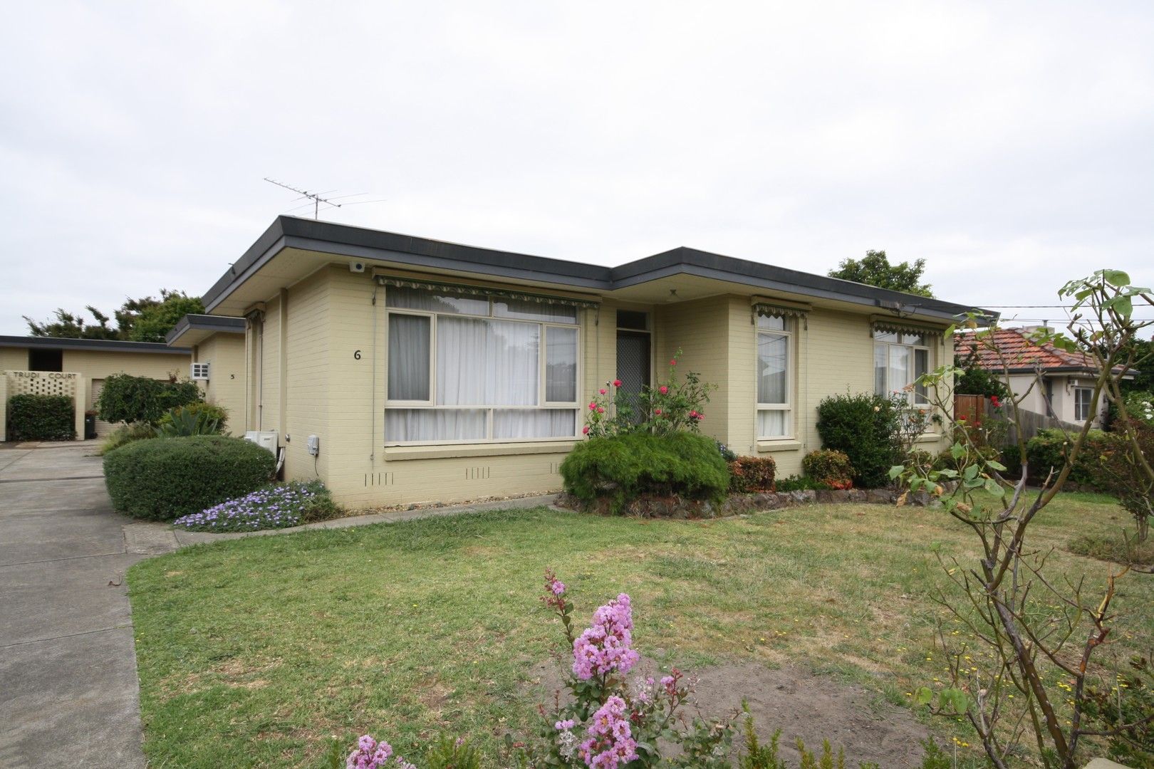2 bedrooms Apartment / Unit / Flat in 6/20-22 Princetown Road MOUNT WAVERLEY VIC, 3149