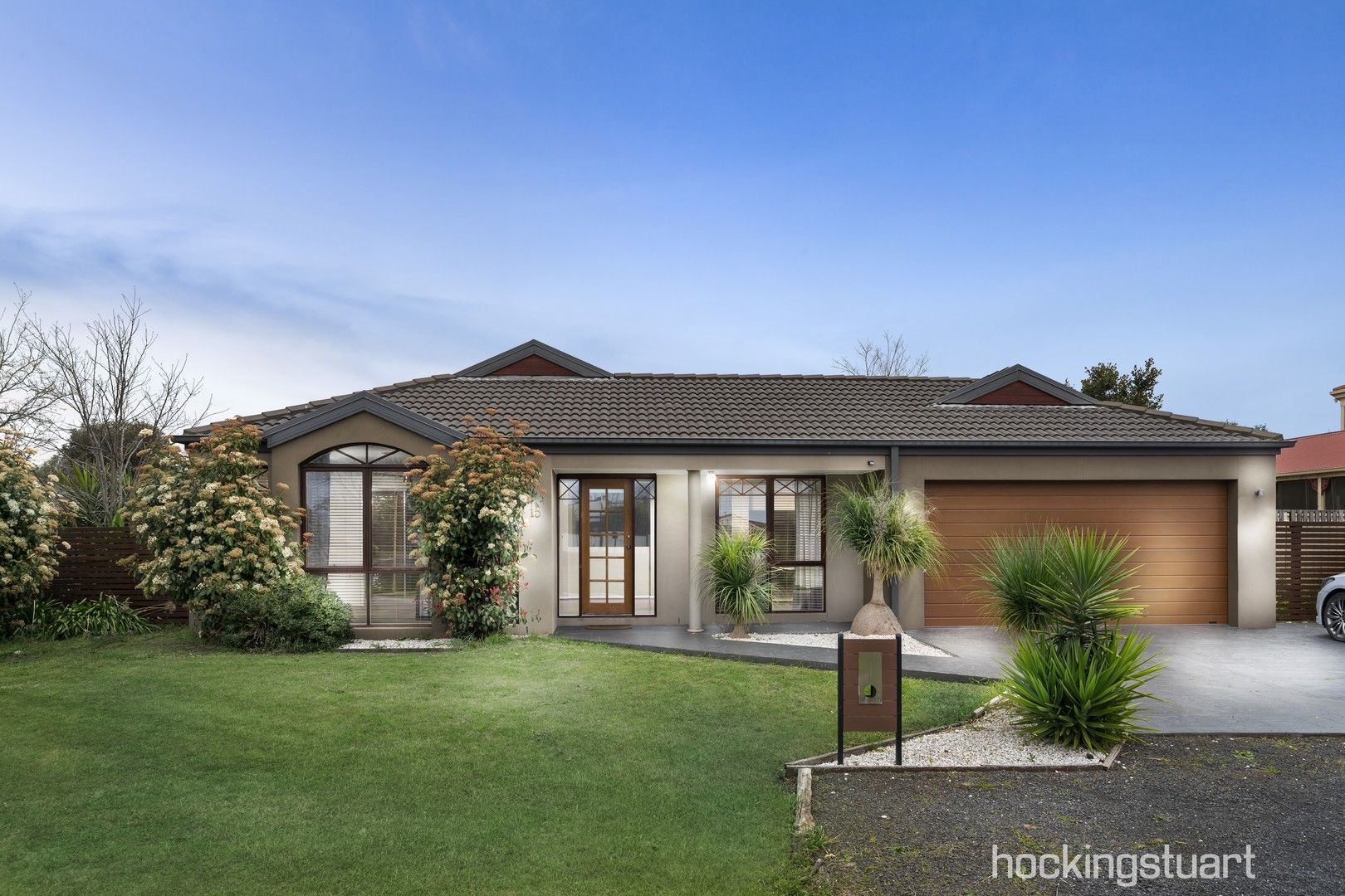 4 bedrooms House in 15 Prahn Court BROOKFIELD VIC, 3338