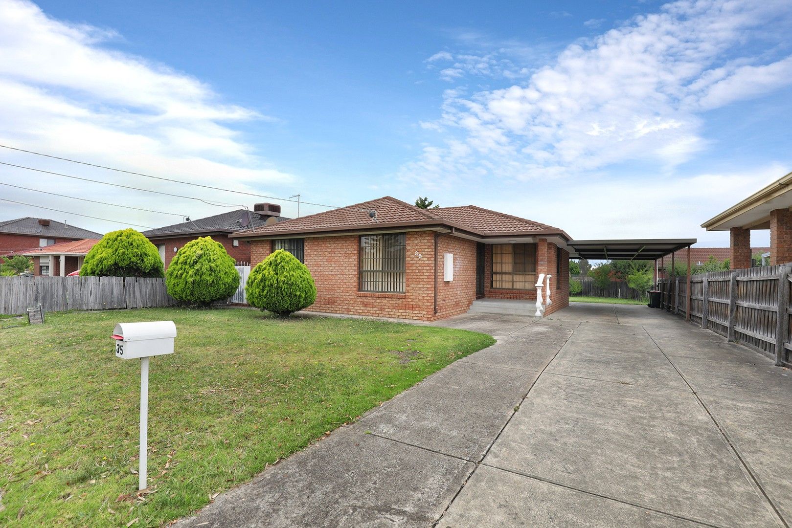 3 bedrooms House in 35 Dunkeld Street MEADOW HEIGHTS VIC, 3048
