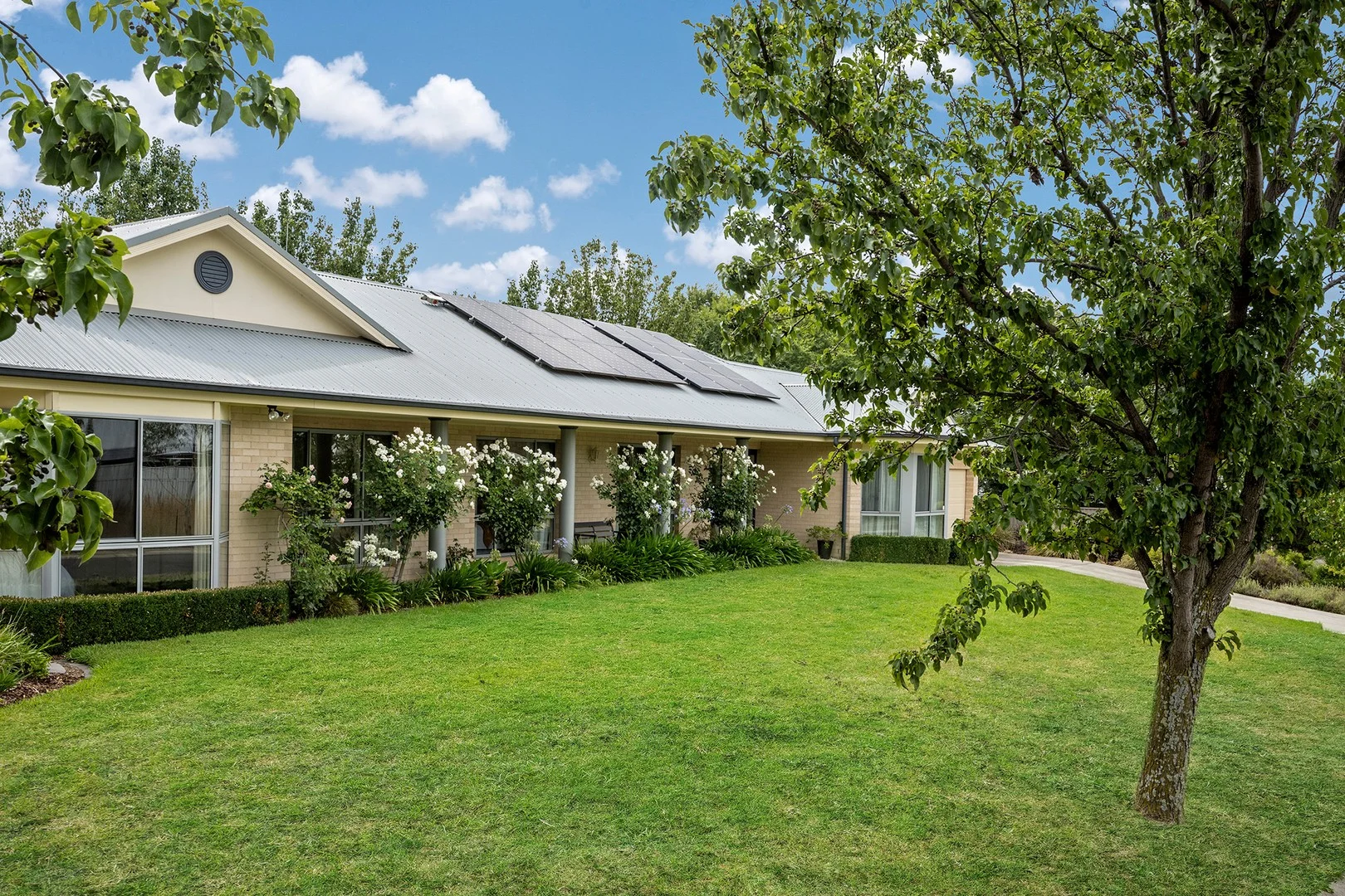 Primary image of 3 Hatton Drive, Yass NSW 2582