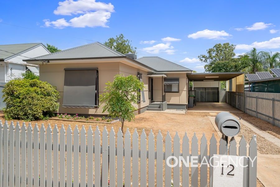 12 CASTLEREAGH AVENUE, Mount Austin NSW 2650, Image 0