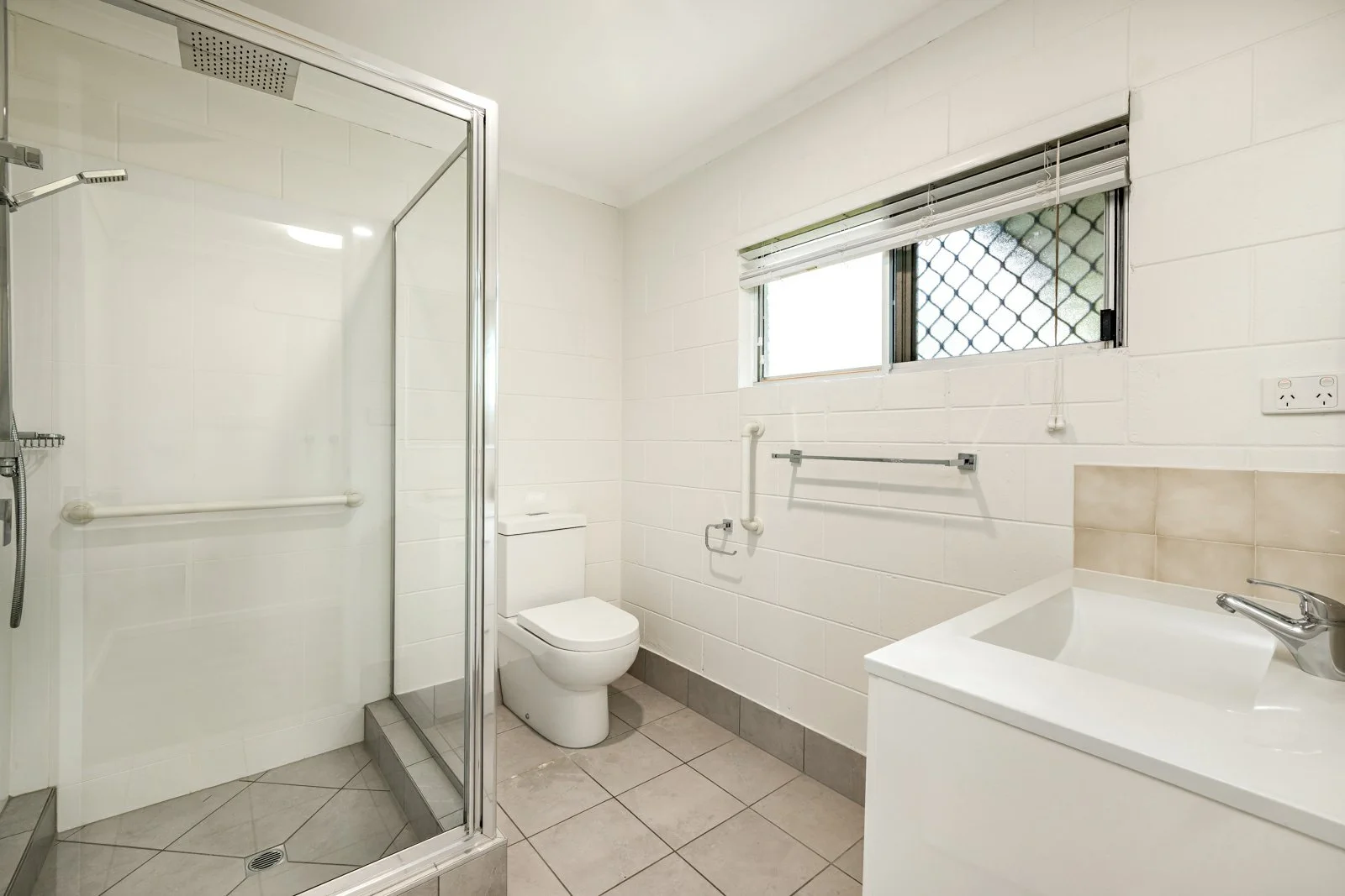 Additional image 6 of 10/473-479 McCoombe Street, Mooroobool QLD 4870