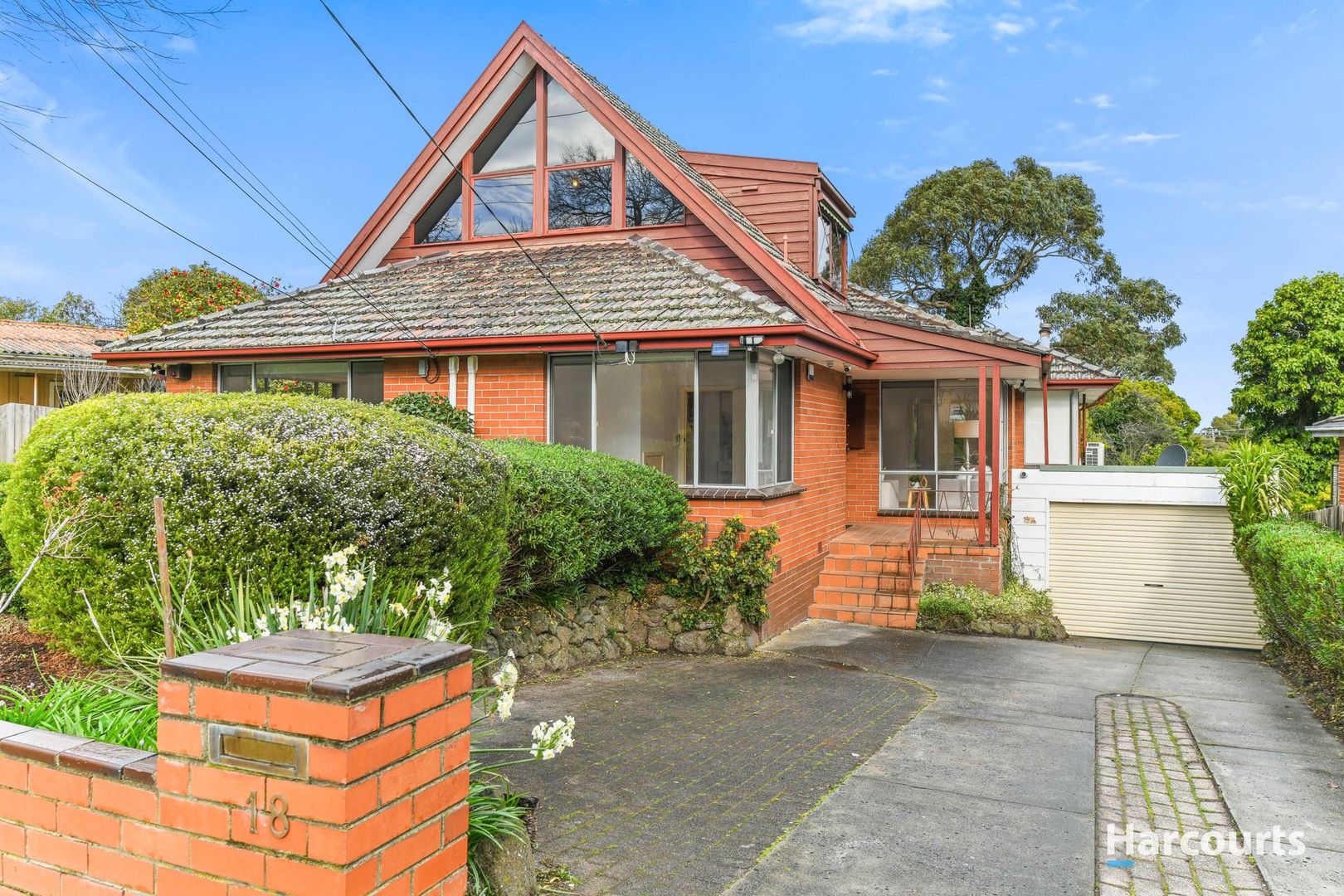 5 bedrooms House in 18 Florence Street GLEN WAVERLEY VIC, 3150