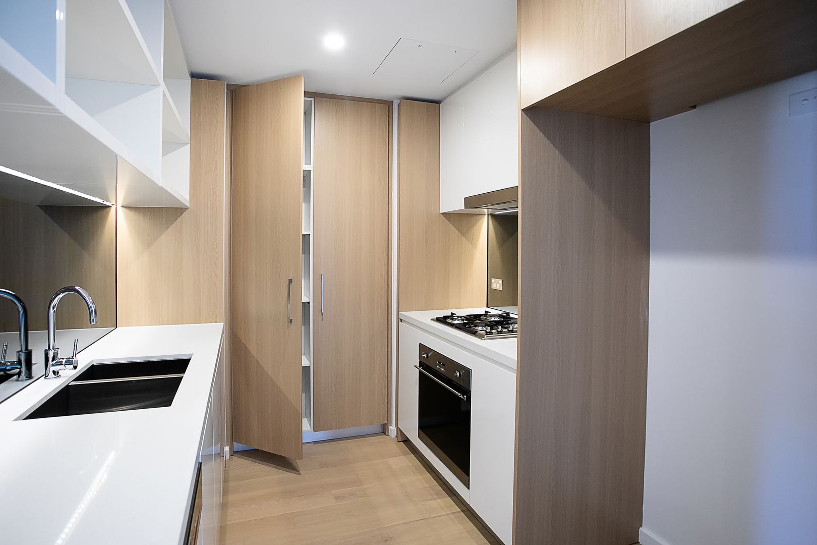 2 bedrooms Apartment / Unit / Flat in 102/12 Paul Street ZETLAND NSW, 2017