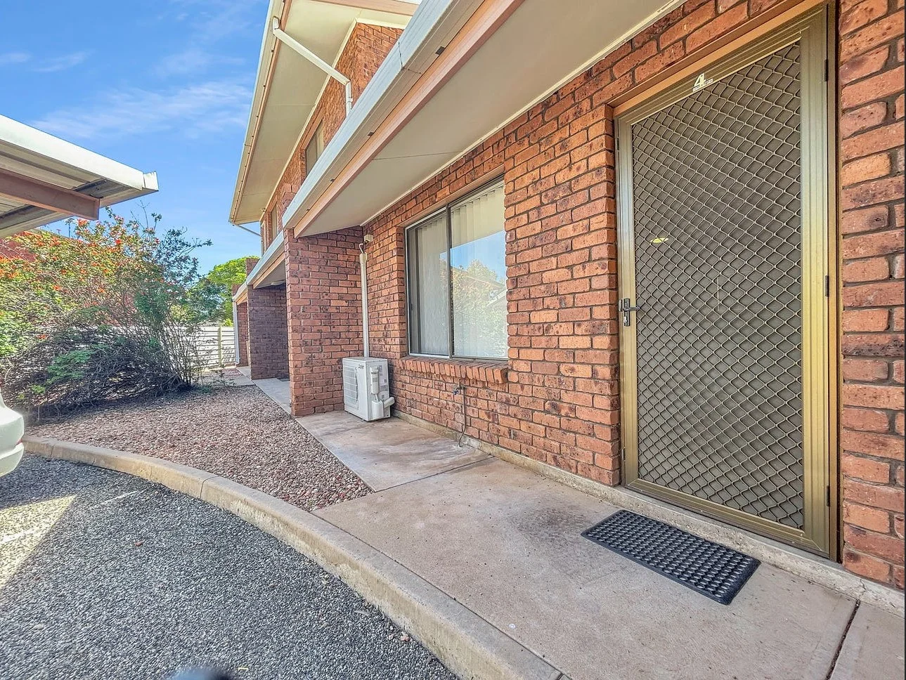 4/4 Cycad Place, Sadadeen NT 0870