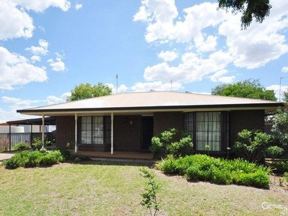 8 Sloman Close, Dubbo NSW 2830