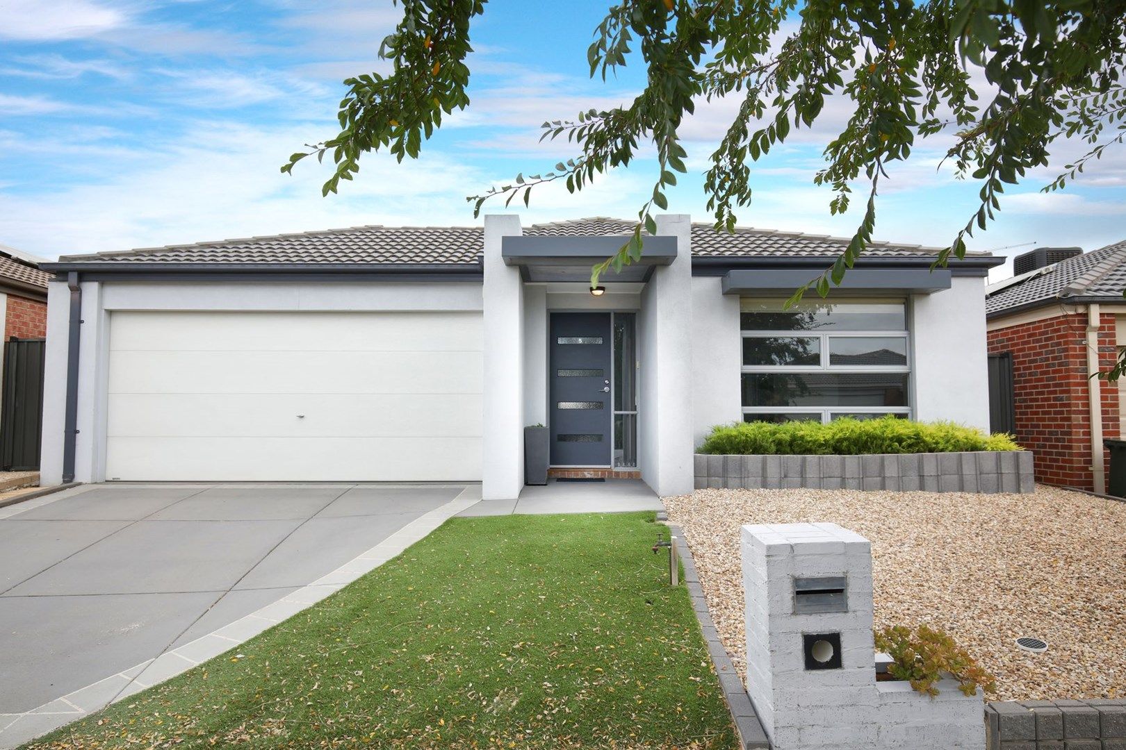 5 Erin Square, Deer Park VIC 3023, Image 0