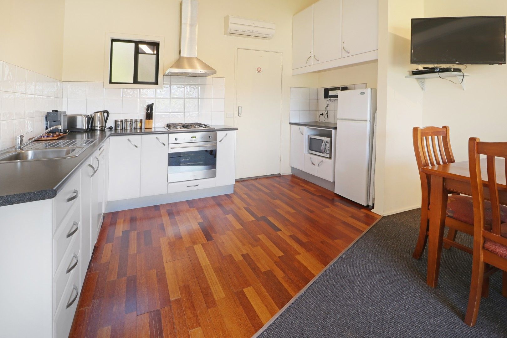 5/4 Omega Street, Merrijig VIC 3723, Image 0