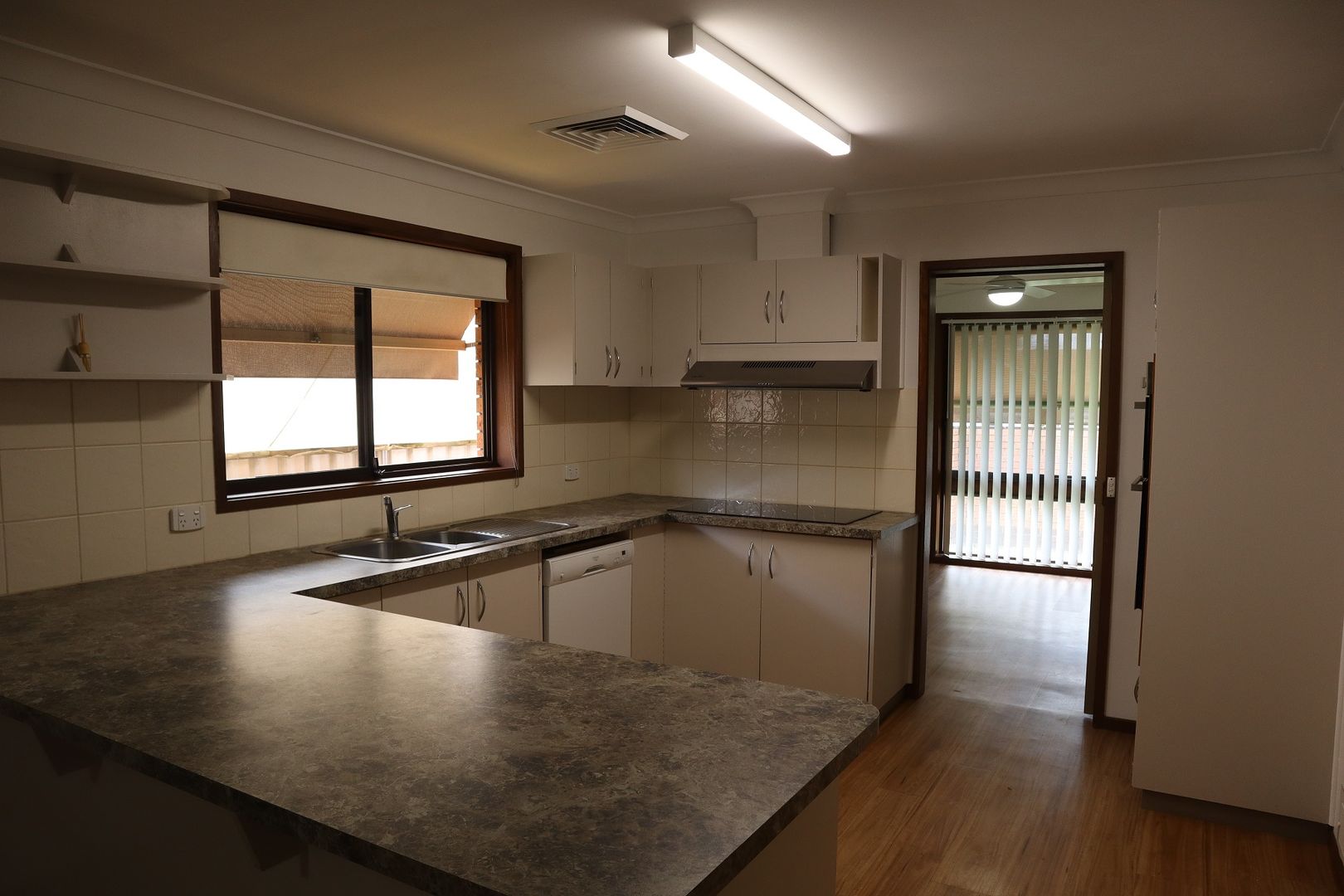 509 Iluka Crescent, Lavington NSW 2641, Image 2