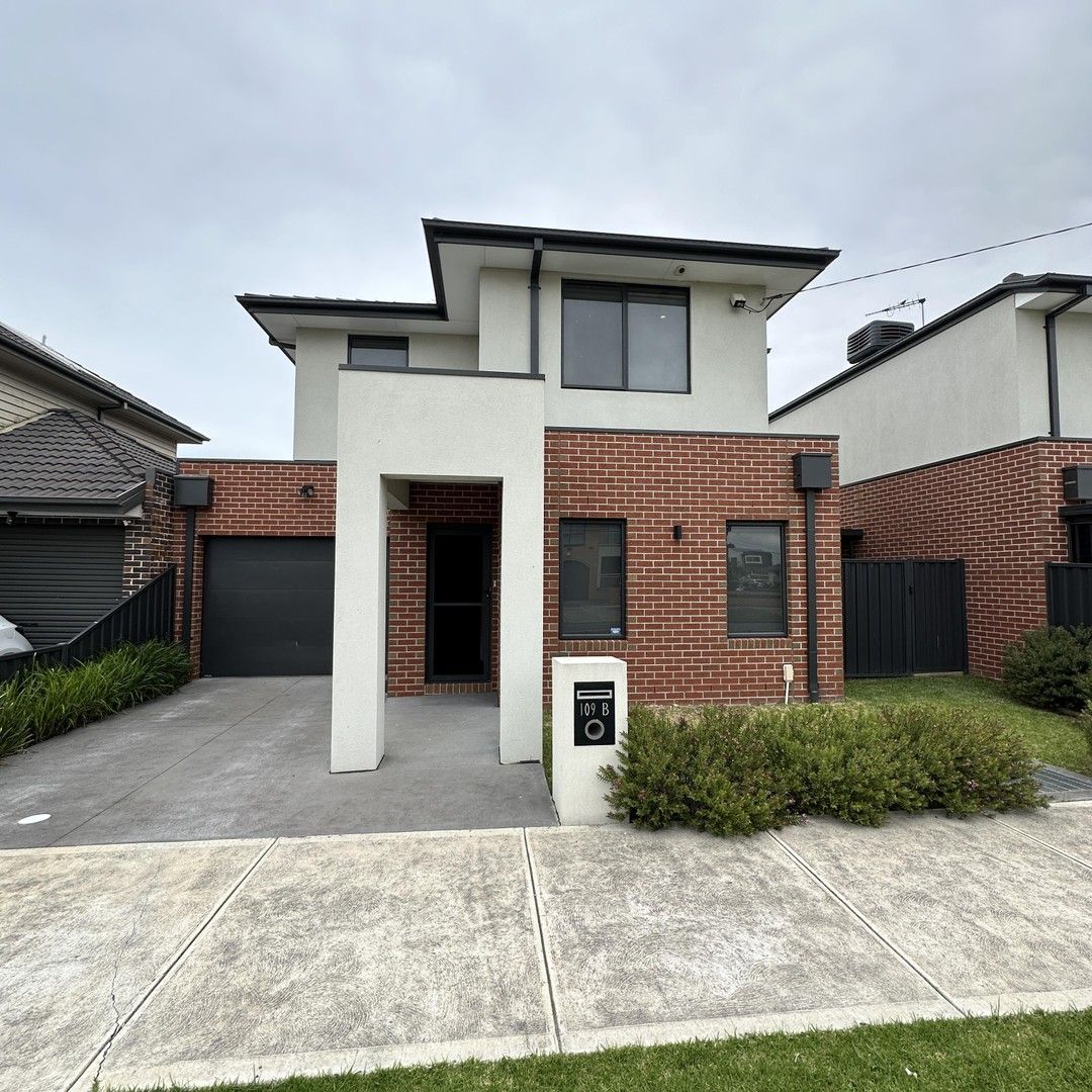 3 bedrooms Townhouse in 109B Power Street ST ALBANS VIC, 3021