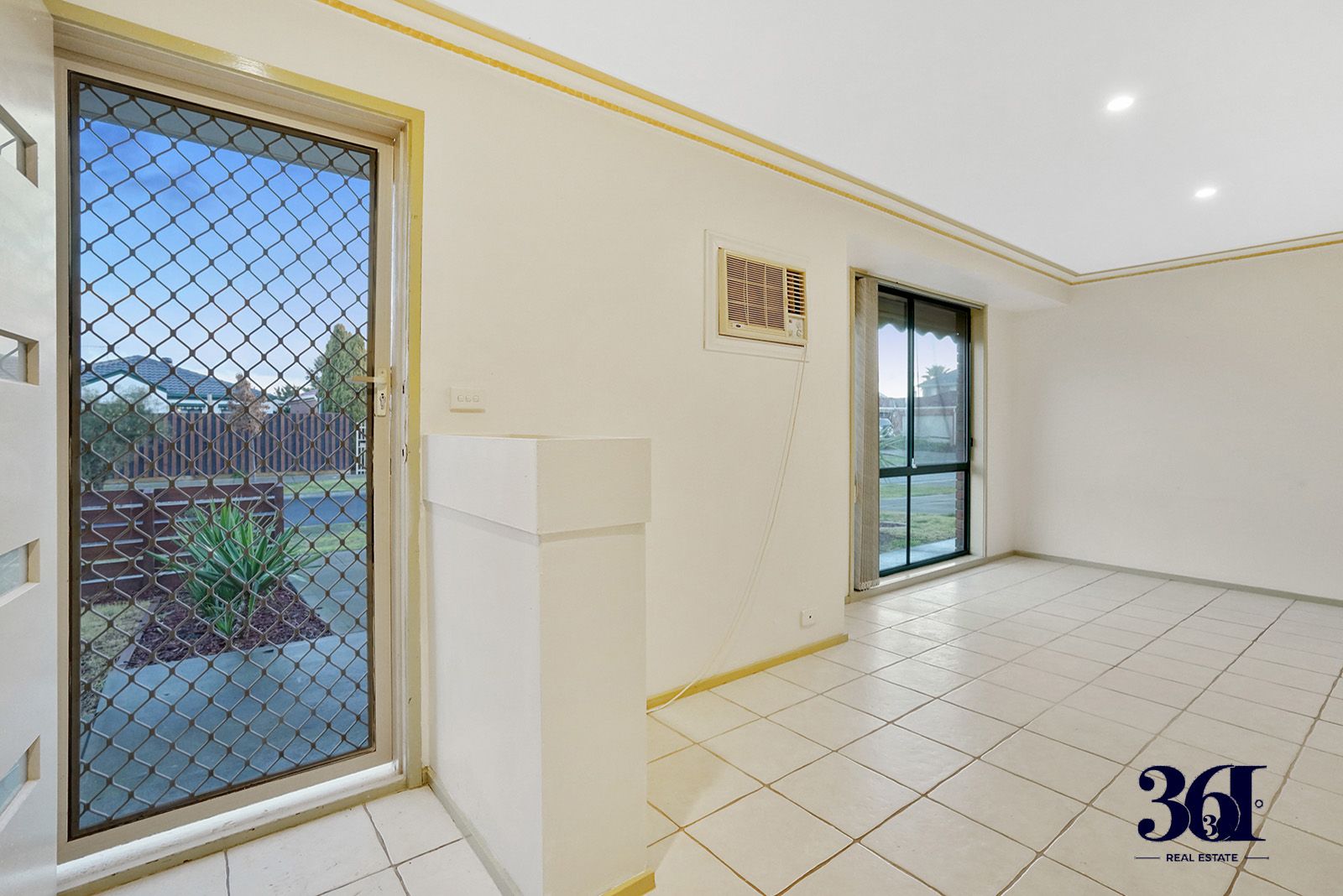 10 Alsace Avenue, Hoppers Crossing VIC 3029, Image 2