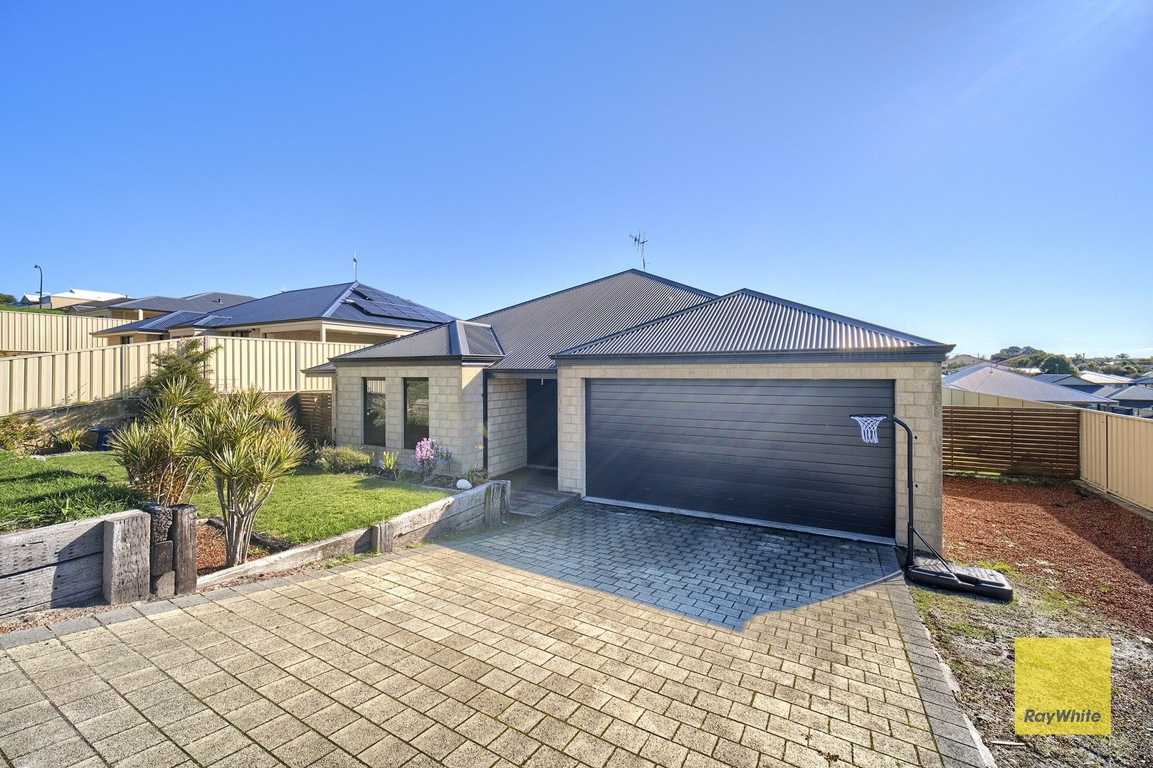 4 bedrooms House in 12 Berliner Street BAYONET HEAD WA, 6330