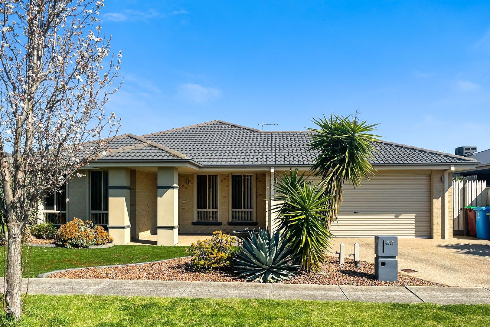 43 Charlbury Crescent, Cranbourne North VIC 3977, Image 0