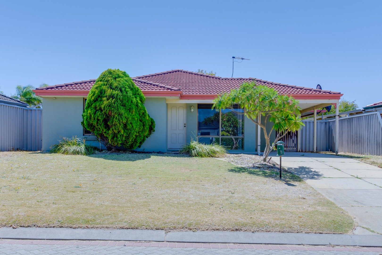 4 bedrooms House in 5 Limoges Elbow PORT KENNEDY WA, 6172