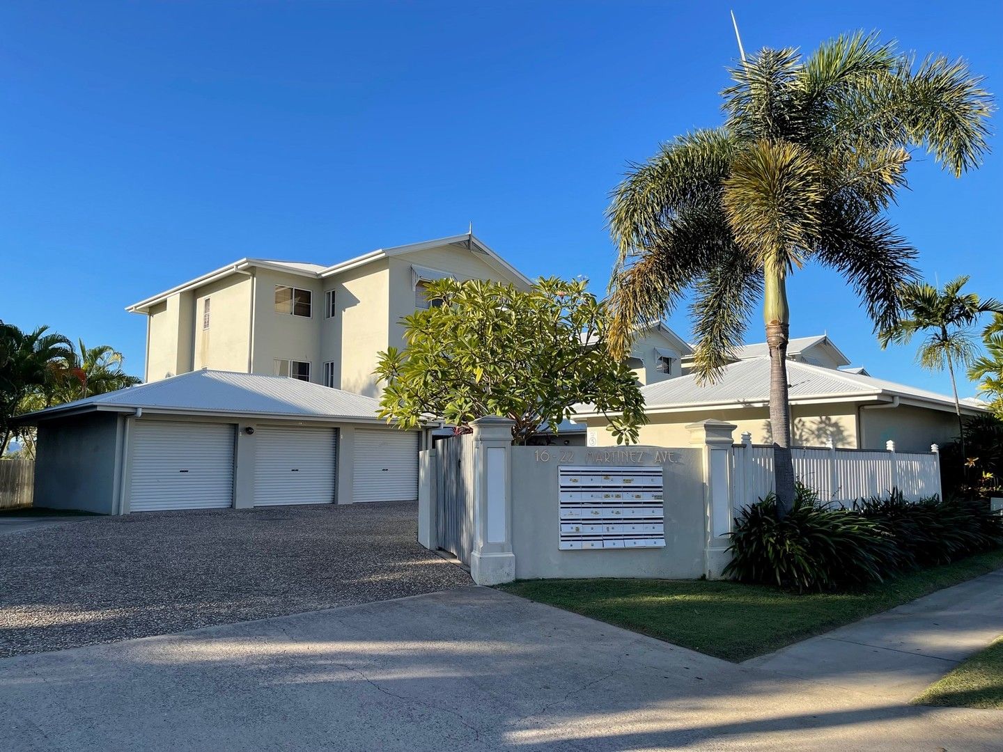 3 bedrooms Apartment / Unit / Flat in 12/16-22 Martinez Avenue WEST END QLD, 4810