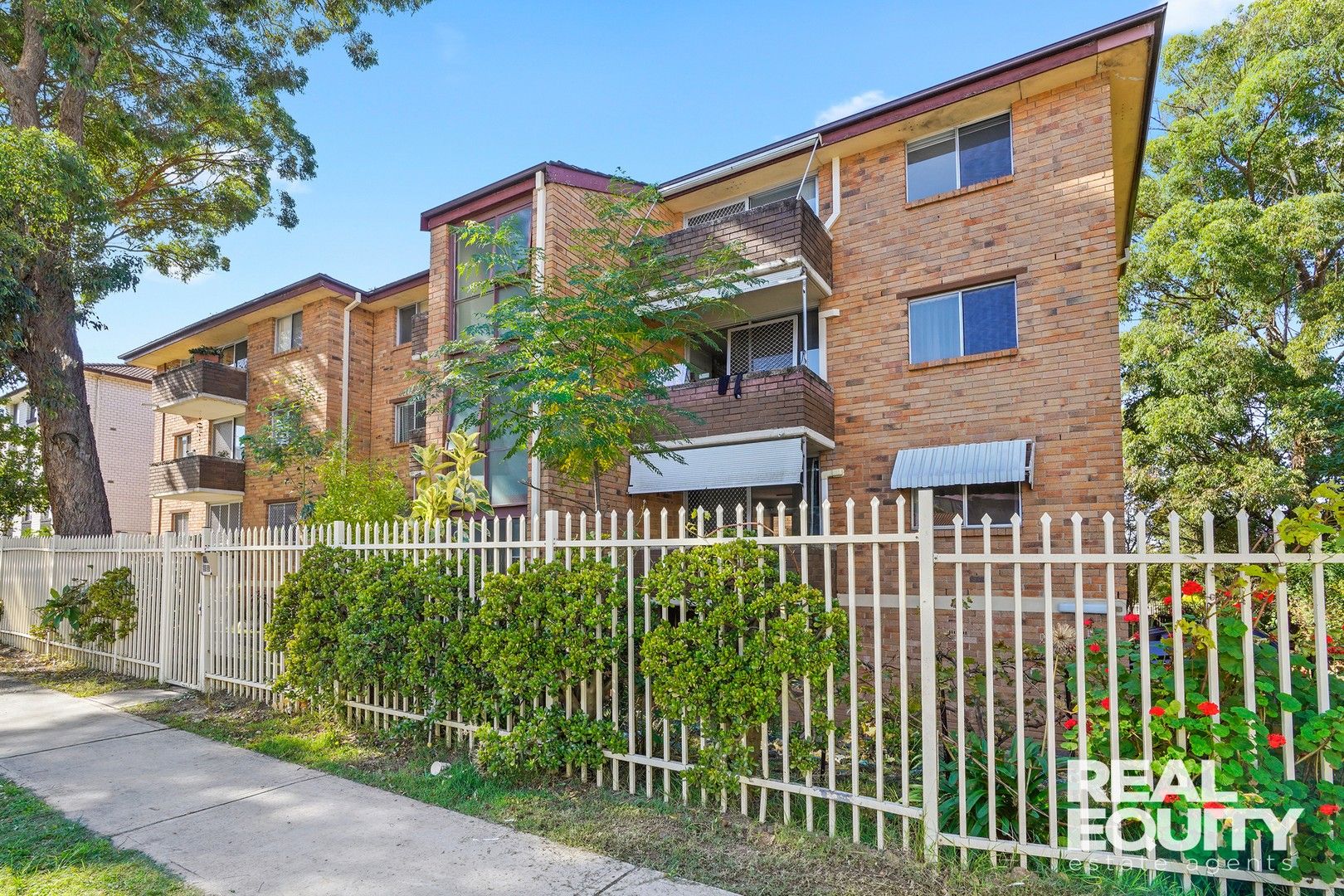 2 bedrooms Apartment / Unit / Flat in 6/21 Lachlan Street WARWICK FARM NSW, 2170