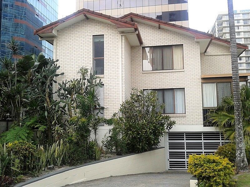 2 bedrooms Apartment / Unit / Flat in 2/9 Riverview Parade SURFERS PARADISE QLD, 4217