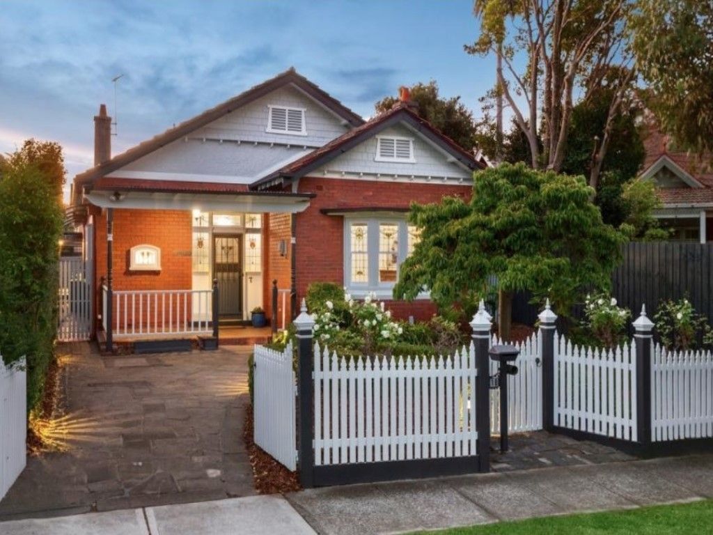 4 bedrooms House in 18 Elizabeth Street ELSTERNWICK VIC, 3185