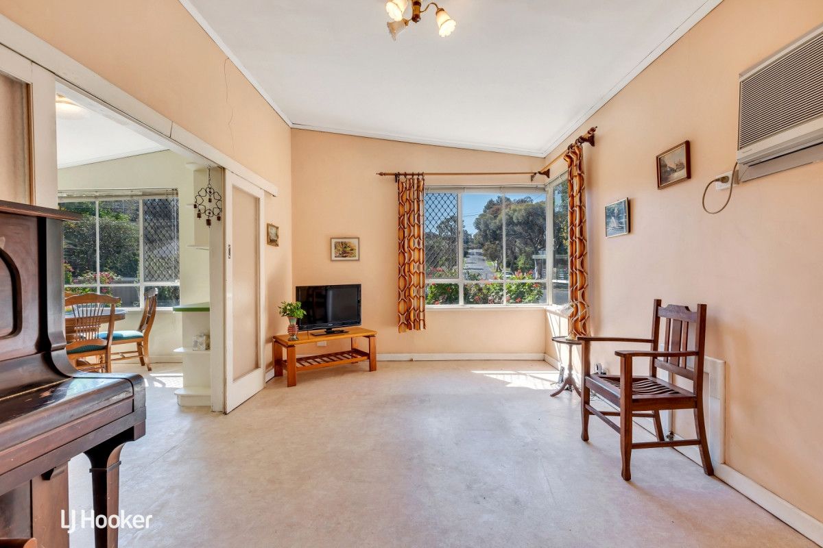 1 Beaverdale Avenue, Windsor Gardens SA 5087, Image 2