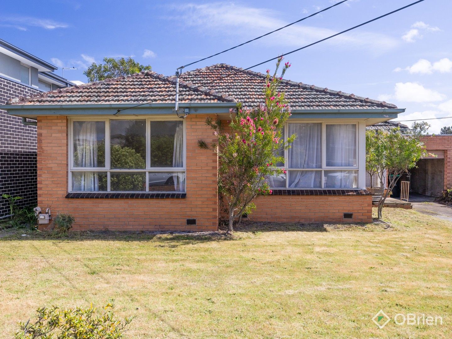 6 bedrooms House in 13 Lawrence Avenue ASPENDALE VIC, 3195