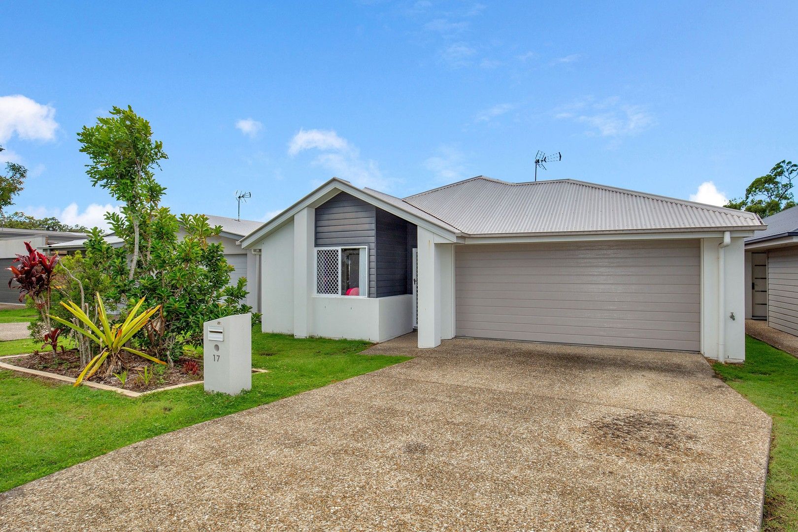 4 bedrooms House in 17 Alessandra Circuit COOMERA QLD, 4209
