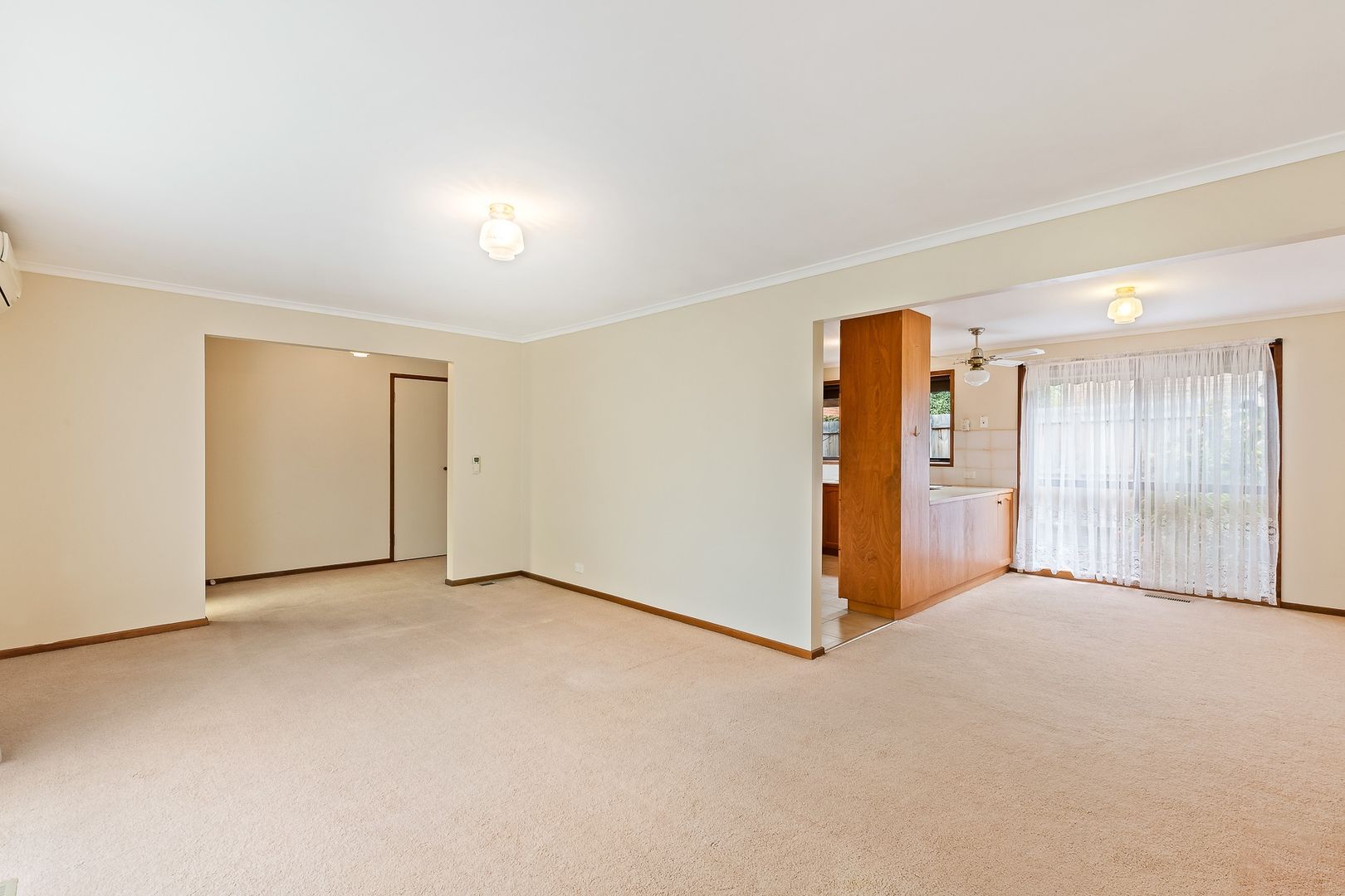 2/10 Cherry Grove, Donvale VIC 3111, Image 2