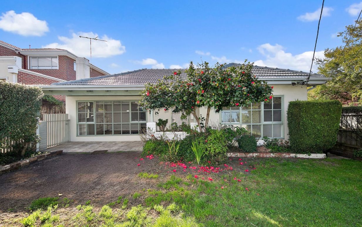 3 bedrooms Apartment / Unit / Flat in 1/2 Somers Court GLEN WAVERLEY VIC, 3150