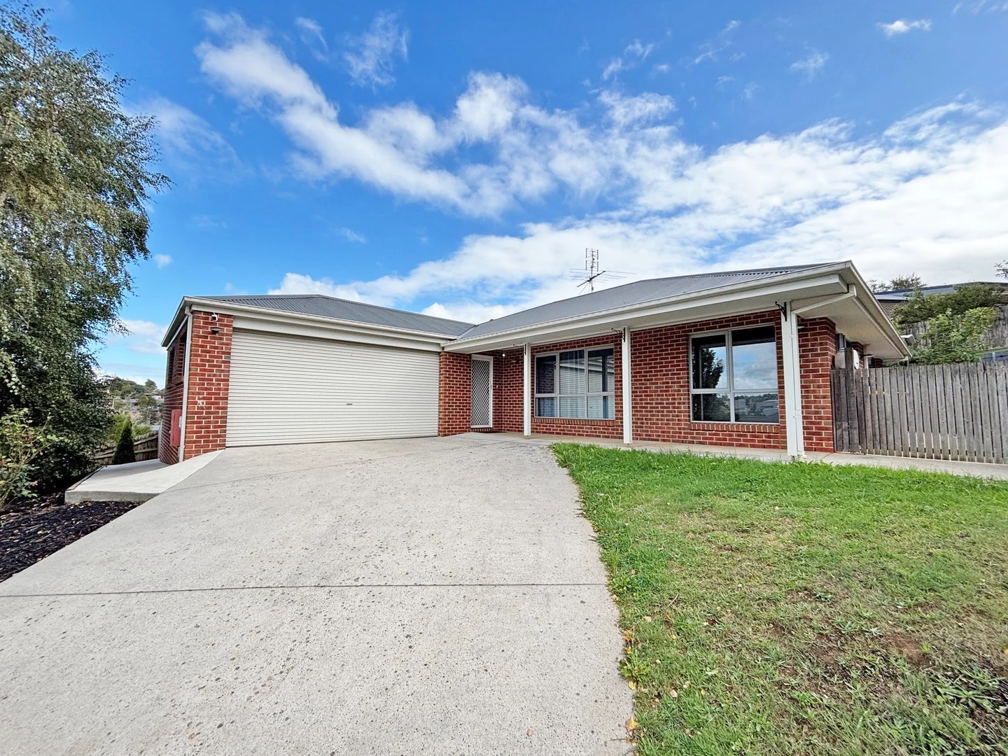 33 Dawson Drive, Warragul VIC 3820