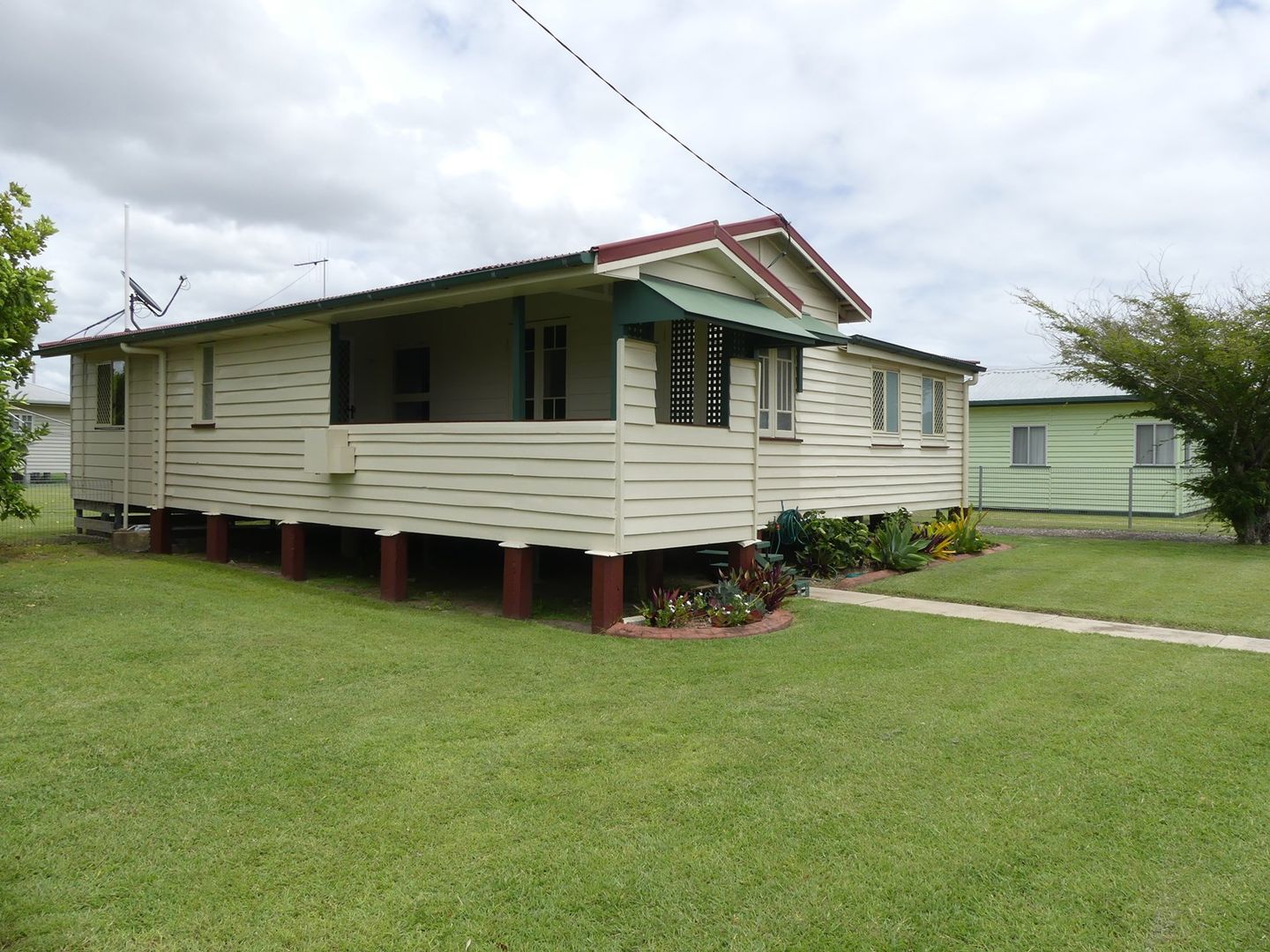 11 Blamey St, Avenell Heights QLD 4670, Image 1