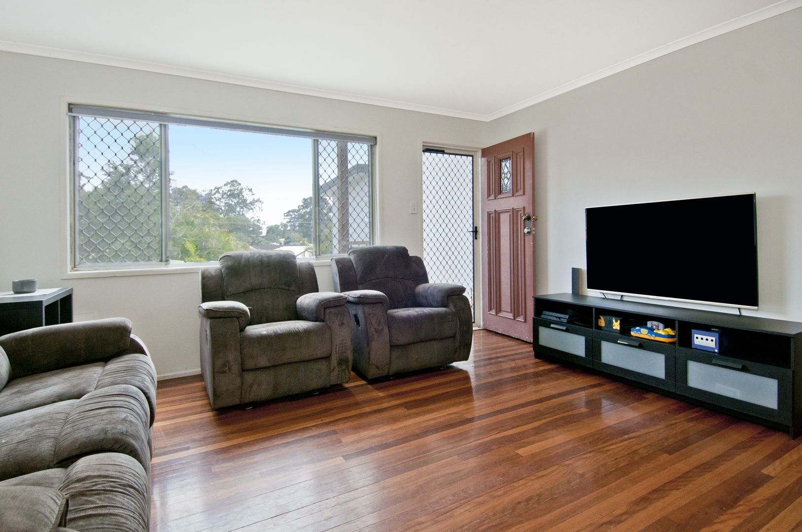 98 Adelaide Circuit, Beenleigh QLD 4207, Image 2