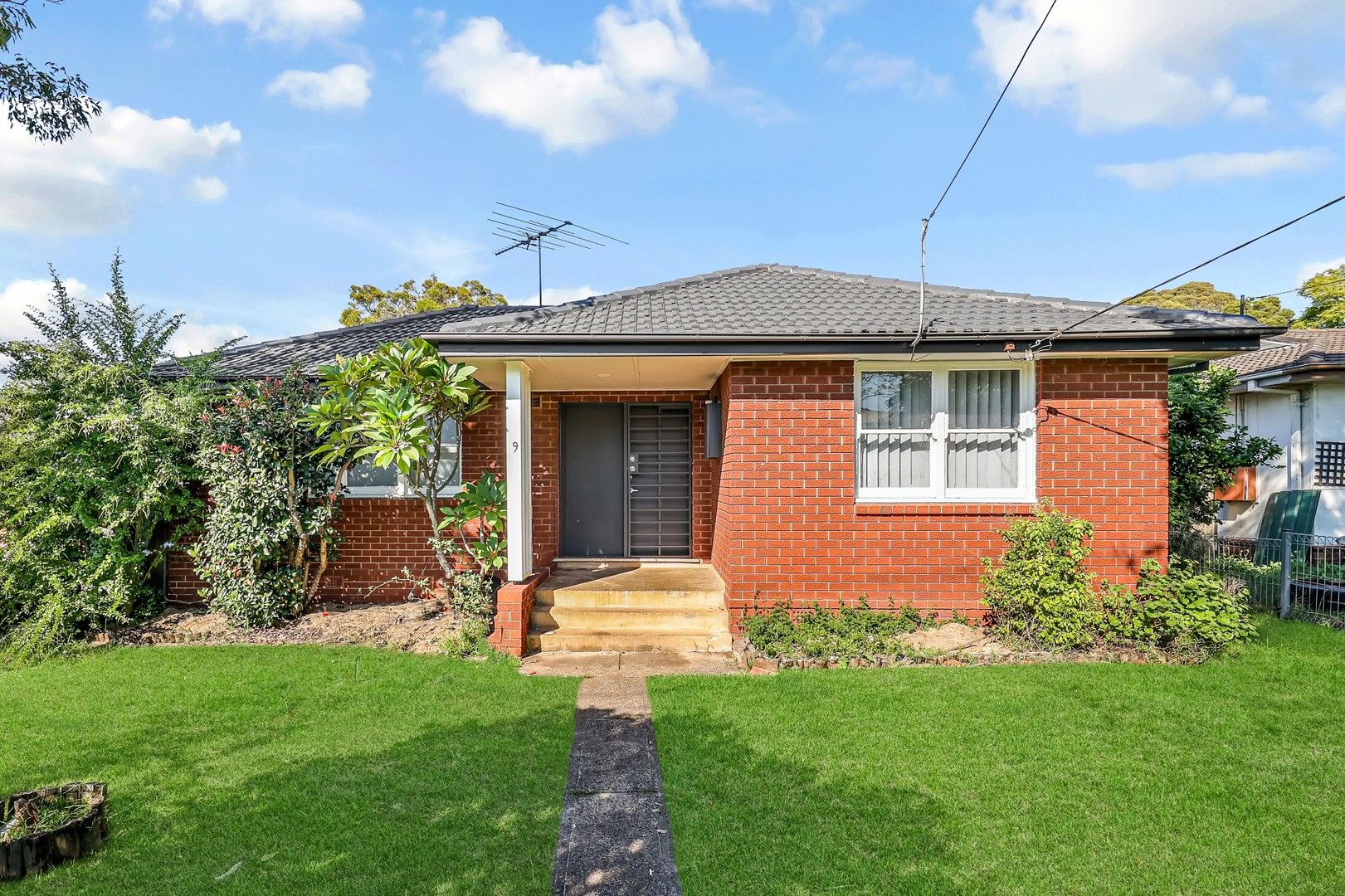 9 Mariana Crescent, Lethbridge Park NSW 2770, Image 0