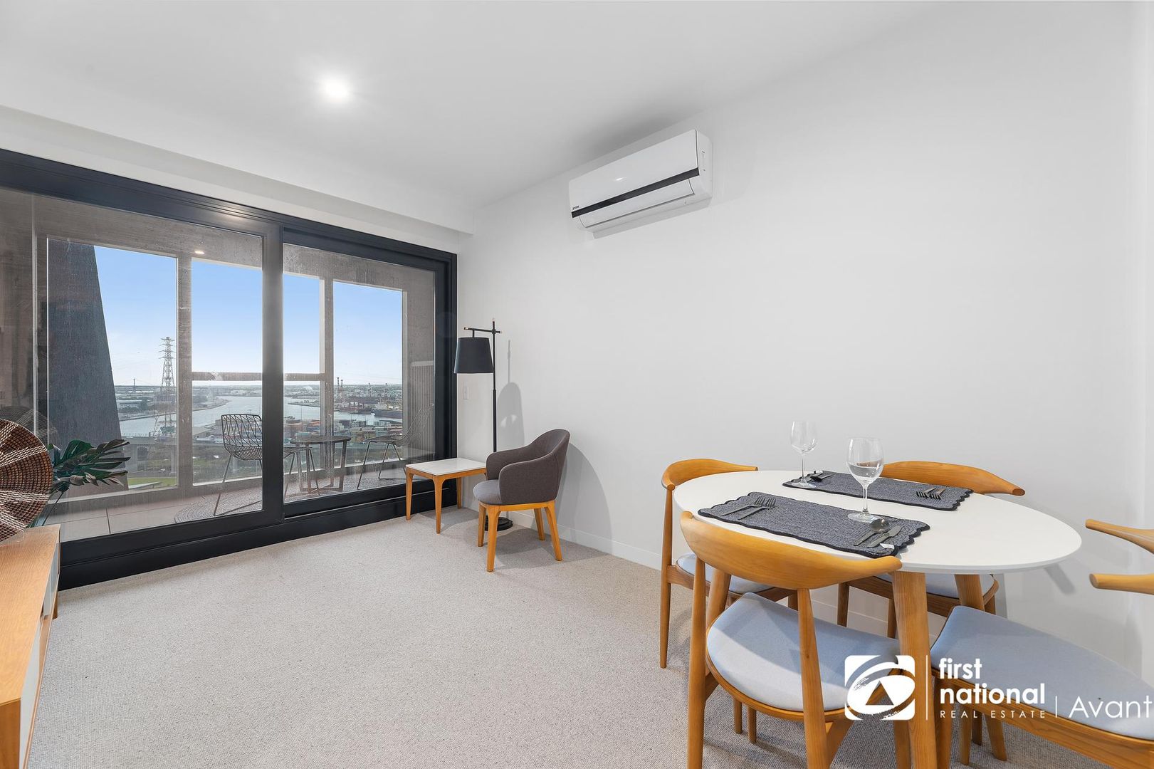 2208/8 Pearl River Road, Docklands VIC 3008, Image 2