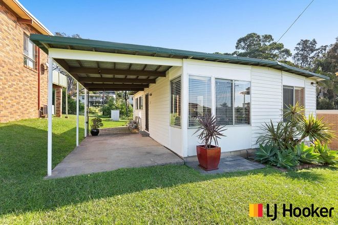 Picture of 13 Malua Street, MALUA BAY NSW 2536